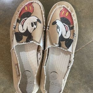 Mickey Mouse crocs size 8